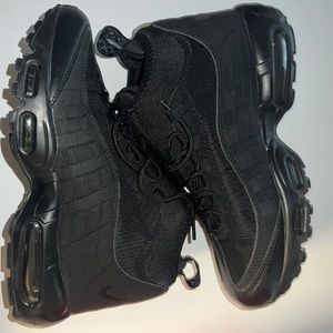 Air max zip up boots